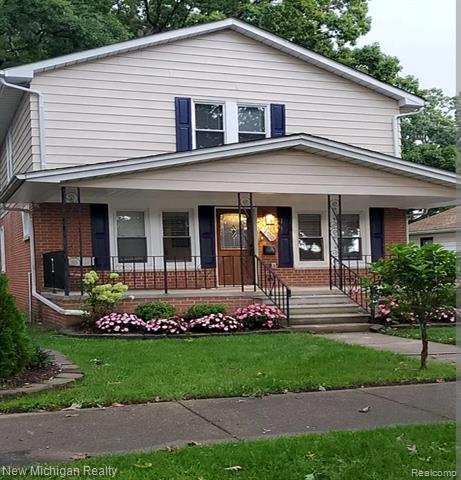 front view picture of 256 W Chicago Ave, Pontiac, MI. 48340