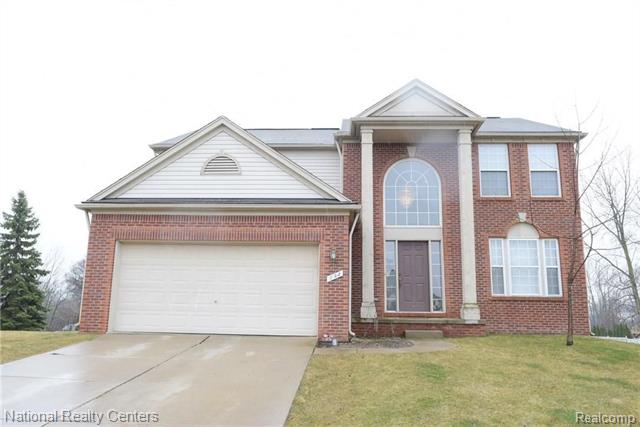 front view picture of 802 Castle Pine Ct, Pontiac, MI. 48340