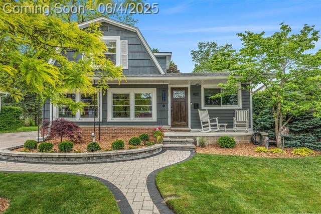 front view picture of 403 N Helen Ave, Rochester, MI. 48307