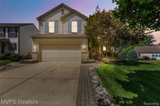 front view picture of 1649 Marshbank Dr, Pontiac, MI. 48340