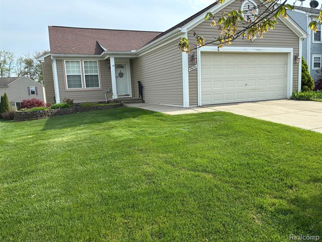 front view picture of 1672 Valdosta Cir, Pontiac, MI. 48340