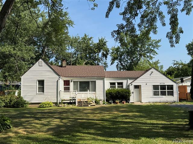 front view picture of 6376 Lanman Dr, Waterford, MI. 48329