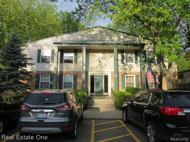 front view picture of 525 E University Dr, Rochester, MI. 48307