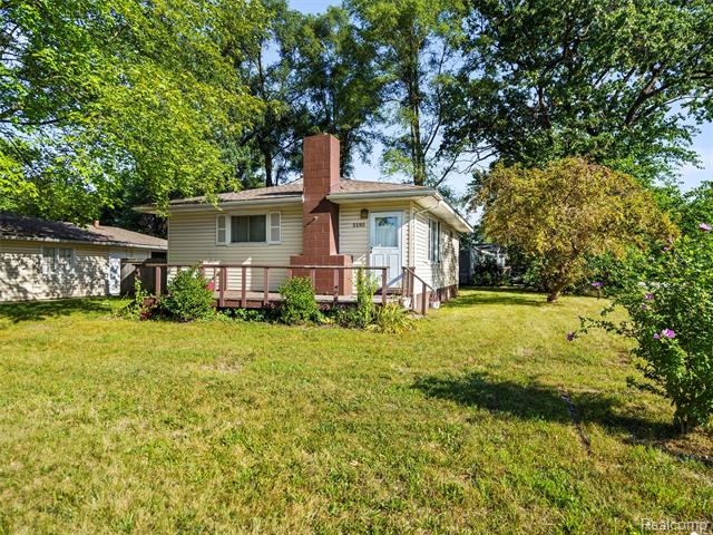 front view picture of 3195 Frembes Rd, Waterford, MI. 48329