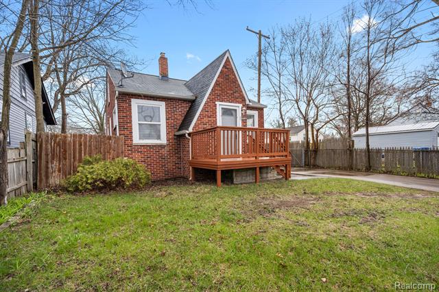 front view picture of 3320 Frembes Rd, Waterford, MI. 48329