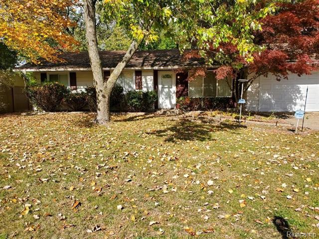 front view picture of 4710 Meigs Ave, Waterford, MI. 48329