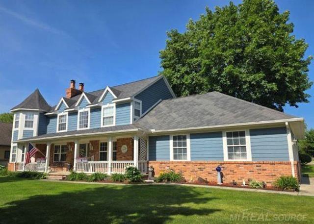 front view picture of 3573 Lakeshore Dr, Waterford, MI. 48329