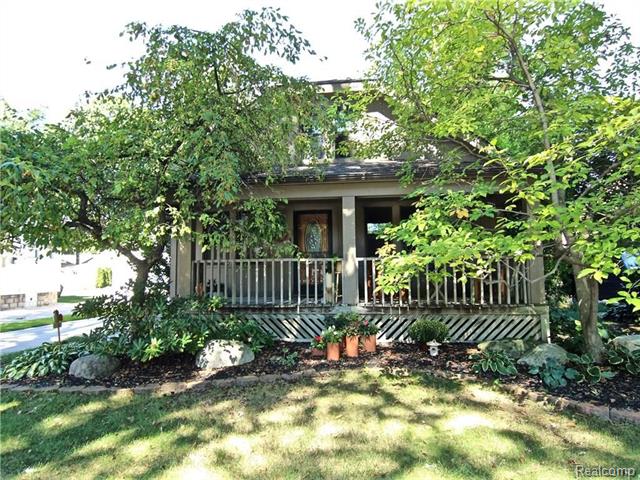 front view picture of 347 Highland Ave, Rochester, MI. 48307