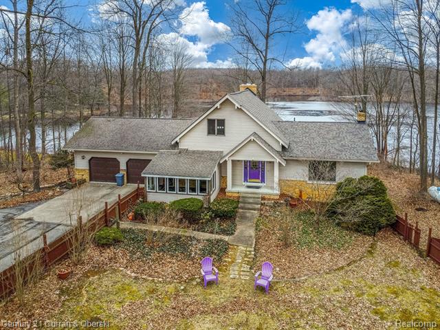 front view picture of 3660 Shagbark Ln, Holly, MI. 48442