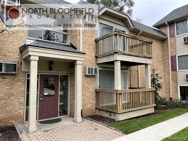 front view picture of 417 Parkdale Ave, Rochester, MI. 48307