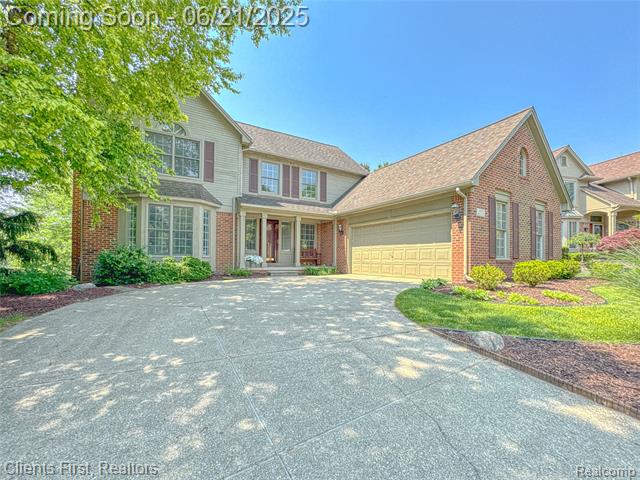 front view picture of 1070 Pointe Place Ct, Rochester, MI. 48307