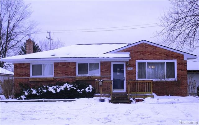 front view picture of 6035 Graper Dr, Waterford, MI. 48329