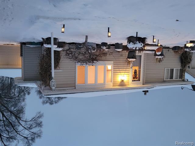 front view picture of 4620 Midland Ave, Waterford, MI. 48329