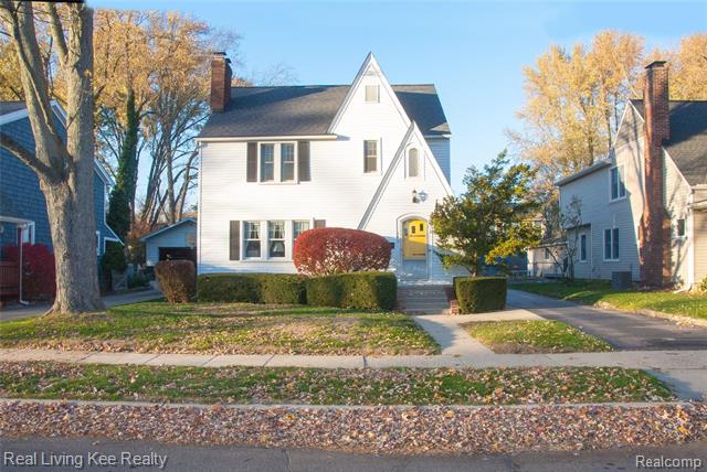 front view picture of 145 Linwood Ave, Rochester, MI. 48307