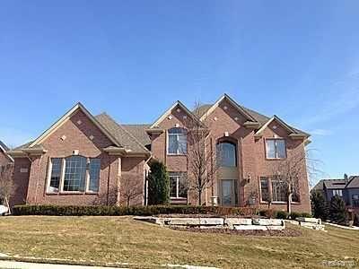 front view picture of 1053 Autumnview Ct, Rochester, MI. 48307