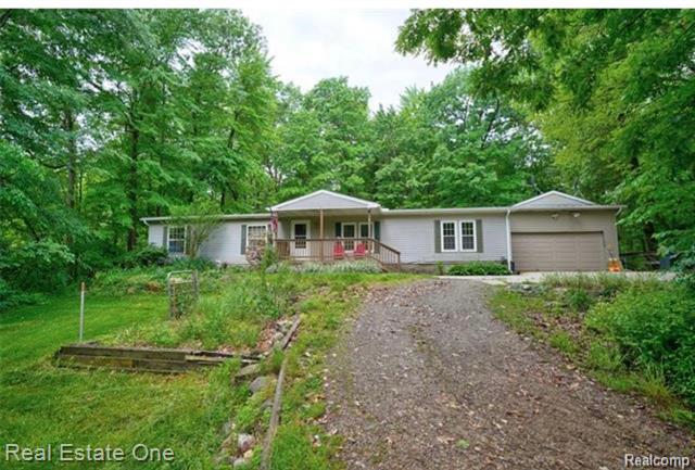 front view picture of 4455 Ormond Rd, Davisburg, MI. 48350