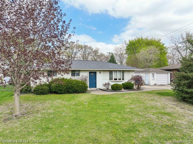 front view picture of 3786 Mariner St, Waterford, MI. 48329