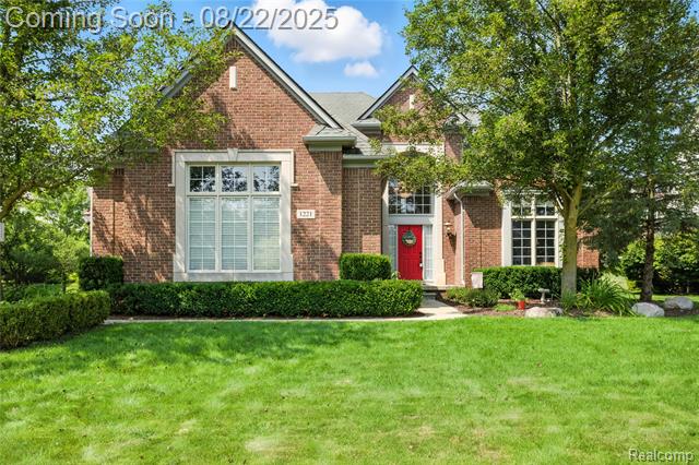 front view picture of 1221 Letica Dr, Rochester, MI. 48307