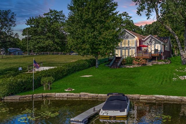 front view picture of 3984 Lamont Dr, Waterford, MI. 48329