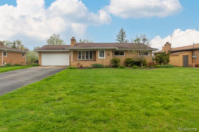 front view picture of 3928 Embarcadero St, Waterford, MI. 48329
