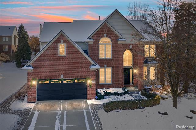 front view picture of 1340 Ross Ln, Rochester, MI. 48306