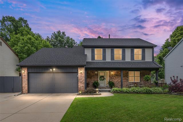 front view picture of 2661 Nottingham Dr, Waterford, MI. 48329