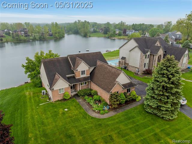 front view picture of 4470 Coastal Pkwy, White Lake, MI. 48386