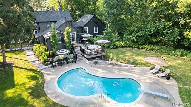 front view picture of 1266 Washington Rd, Rochester, MI. 48306