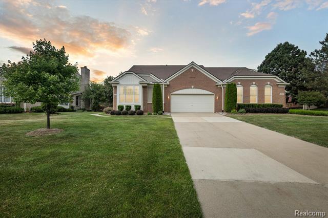 front view picture of 1921 Dunham Dr, Rochester, MI. 48306