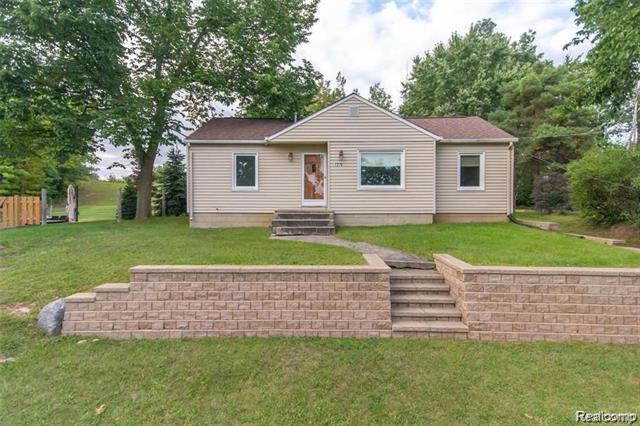 front view picture of 7276 Andersonville Rd, Clarkston, MI. 48346