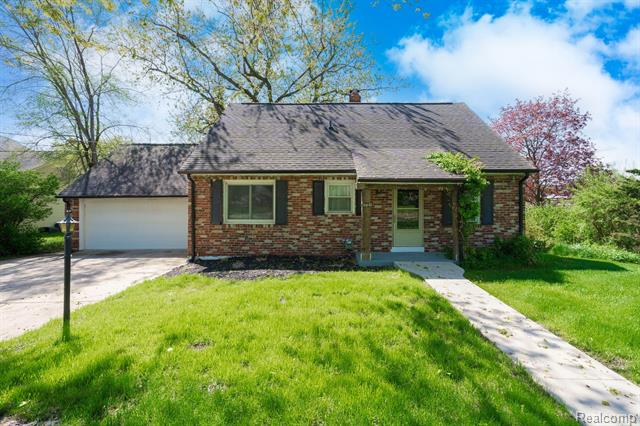 front view picture of 5721 Corunna Ave, Clarkston, MI. 48346