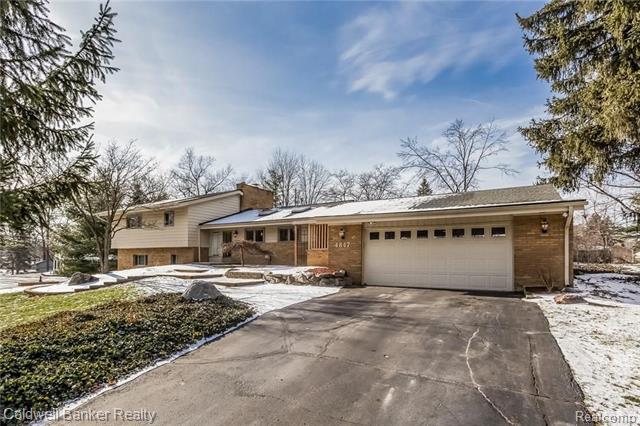front view picture of 4847 Curtis Ln, Clarkston, MI. 48346