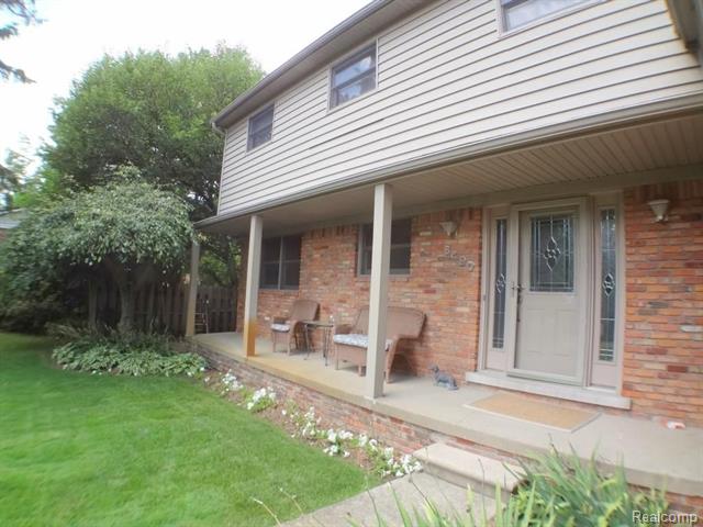 front view picture of 6490 Waterford Hill Ter, Clarkston, MI. 48346