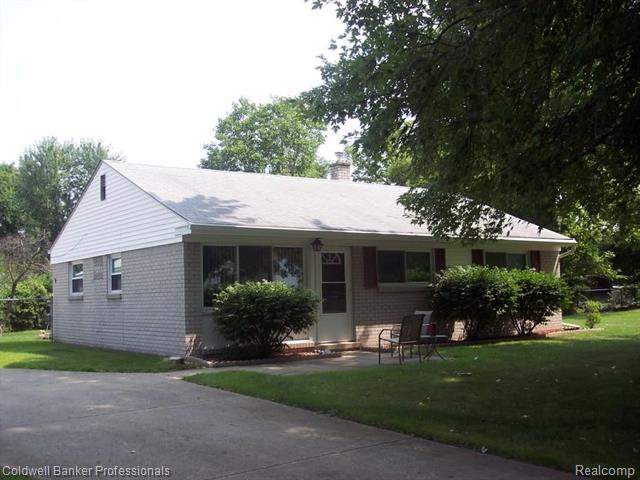 front view picture of 4912 Sundale Dr, Clarkston, MI. 48346