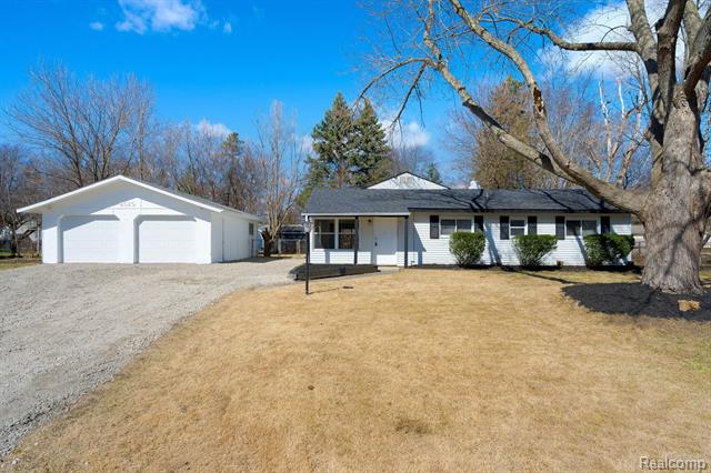 front view picture of 4620 Independence Dr, Clarkston, MI. 48346