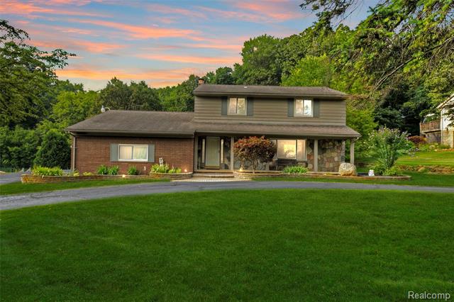 front view picture of 6788 Balmoral Ter, Clarkston, MI. 48346
