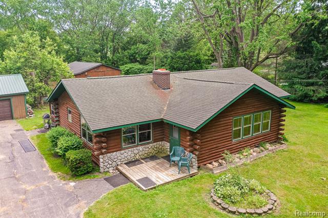 front view picture of 5180 Hillsboro Rd, Davisburg, MI. 48350