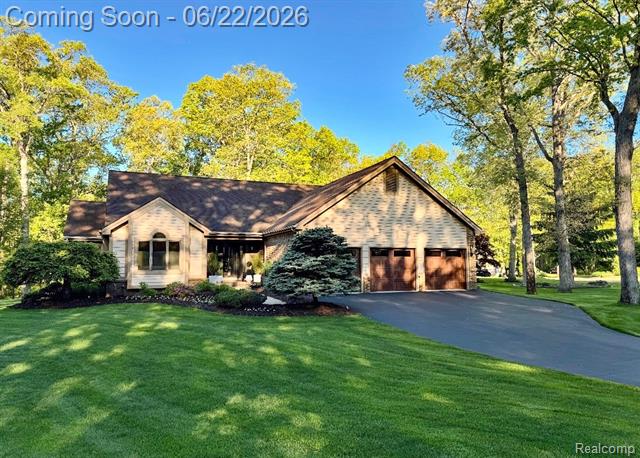 front view picture of 5083 Timber Cove Cir, Clarkston, MI. 48346