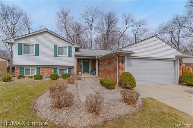 front view picture of 5024 Timber Ridge Trl, Clarkston, MI. 48346