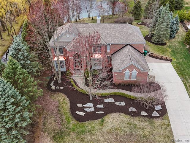 front view picture of 5970 Stonehaven Blvd, Rochester, MI. 48306