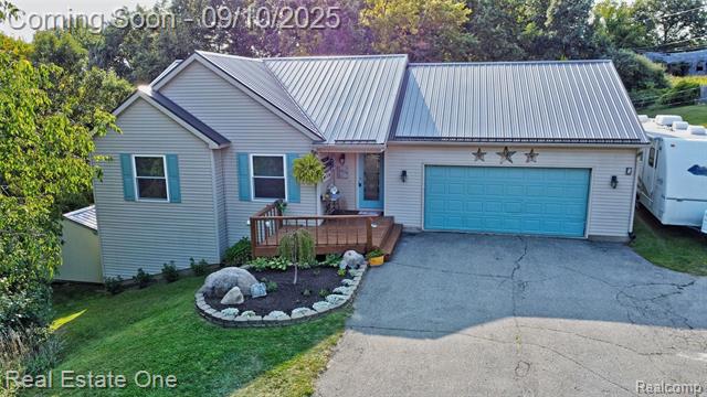 front view picture of 5327 Edgar Rd, Clarkston, MI. 48346