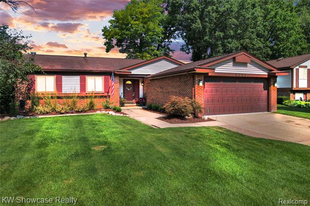 front view picture of 5081 Timber Ridge Trl, Clarkston, MI. 48346