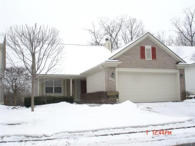 front view picture of 5348 Forest Ridge Dr, Clarkston, MI. 48346