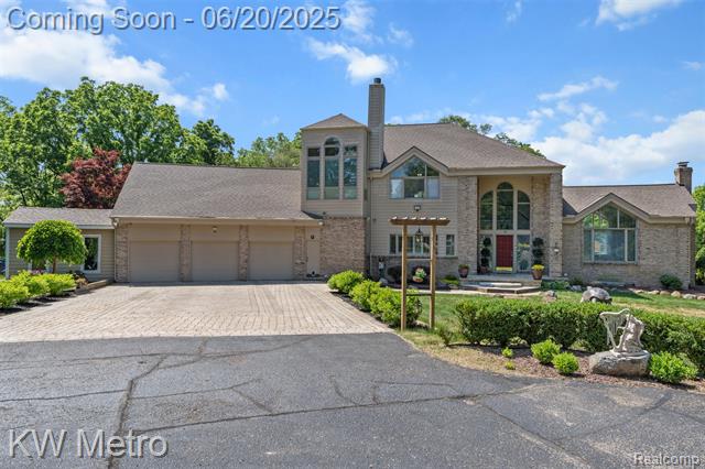 front view picture of 5772 N Rochester Rd, Rochester, MI. 48306