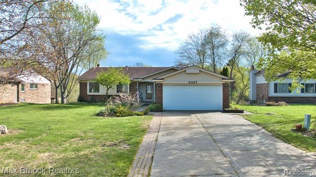 front view picture of 5347 Timber Ridge Trl, Clarkston, MI. 48346