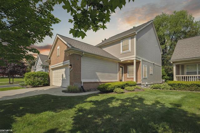 front view picture of 5393 Forest Ridge Dr, Clarkston, MI. 48346