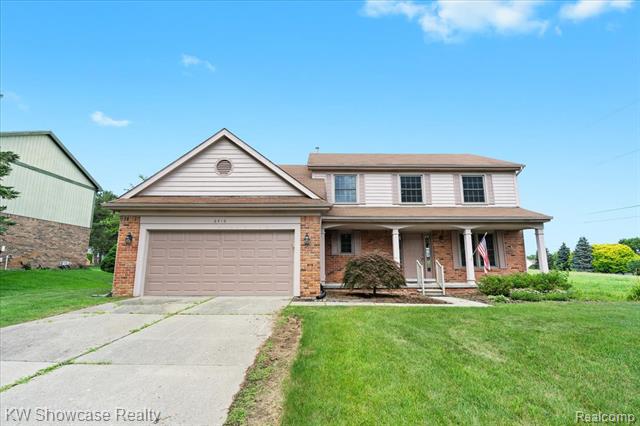 front view picture of 6416 Golf View Dr, Clarkston, MI. 48346