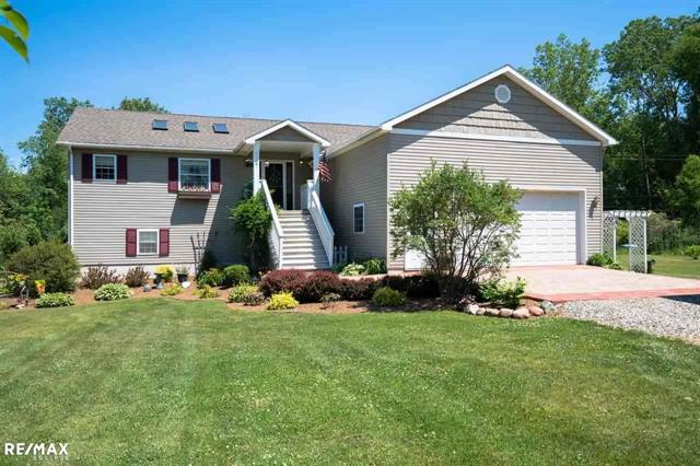 front view picture of 4087 Silver Valley Dr, Lake Orion, MI. 48359