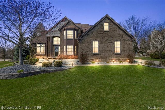 front view picture of 5804 Stone Hill Ct, Clarkston, MI. 48348