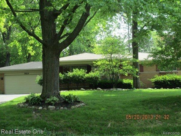 front view picture of 5824 Warbler Dr, Clarkston, MI. 48346